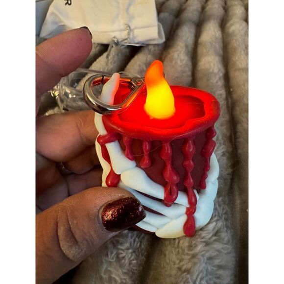 Bath & body works pocketbak holder nwt skeleton hand candle blood - Picture 8 of 10